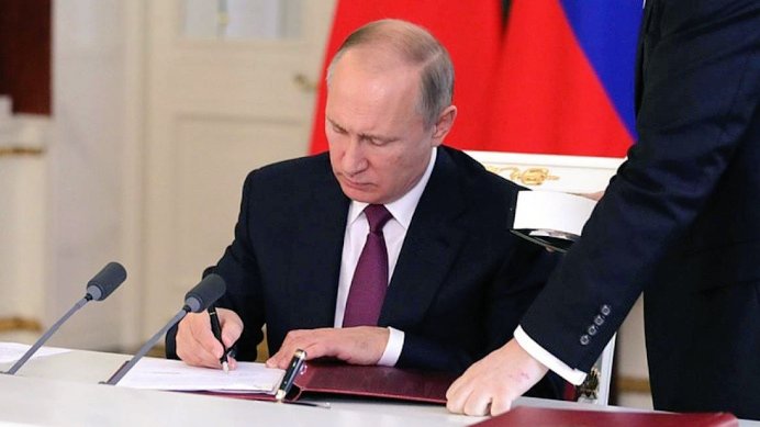 _AfricanSoil's tweet image. BREAKING NEWS | Pres. Putin has been furnished with a list of countries that issued anti-Russia statements since Russia conducted &apos;Special Military operations&apos; in Ukraine believed to be used by external forces to &quot;spy&quot; on Russia

Russia says it has taken &apos;note&apos; of these countries