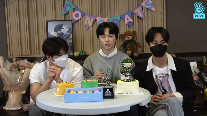 ABELJURIR's tweet photo. Vampz de fiesta (desde bien temprano jajajaja) 

#WelcomeHomeBaron • #WelcomeBackBaron • #VAVBaRonReturn • #뱀즈의로니가돌아왔다 • #브이에이브이 • #뱀즈 • #VAVBaRon • #바론 • @VAV_official 
@twt_VAV https://t.co/bRrziSE5bx