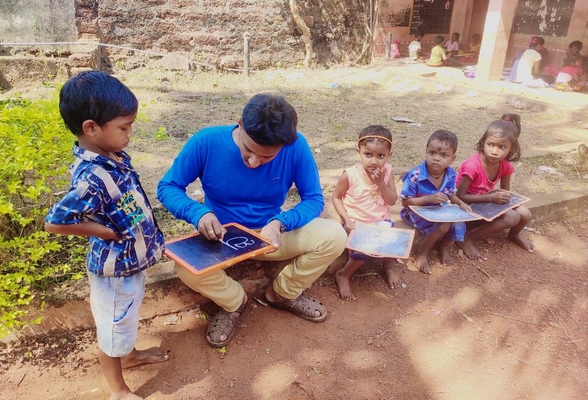 PSSOdisha's tweet photo. To aid learning for the underprivileged, 22-year-old mentor Hrudananda Prusty has started ‘Shiksha Alok’ initiative in Jhadeswar Govt HS, Jajpur under our School Adoption Programme. The initiative aims to educate the kids with special needs through mentoring &amp; fostering. https://t.co/8gXJDbfOD8