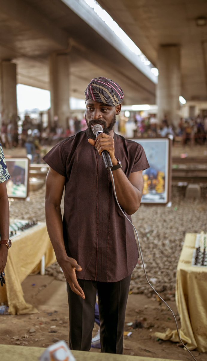 dapshotit's tweet photo. It’s been a week since the visit of the Canadian High Commission to Oshodi under bridge for #chessbeyondborders @chessinslums We definitely made history again and it’s still Day 1💪🏽
📸 @dapshotit https://t.co/gmFMOAXFuX