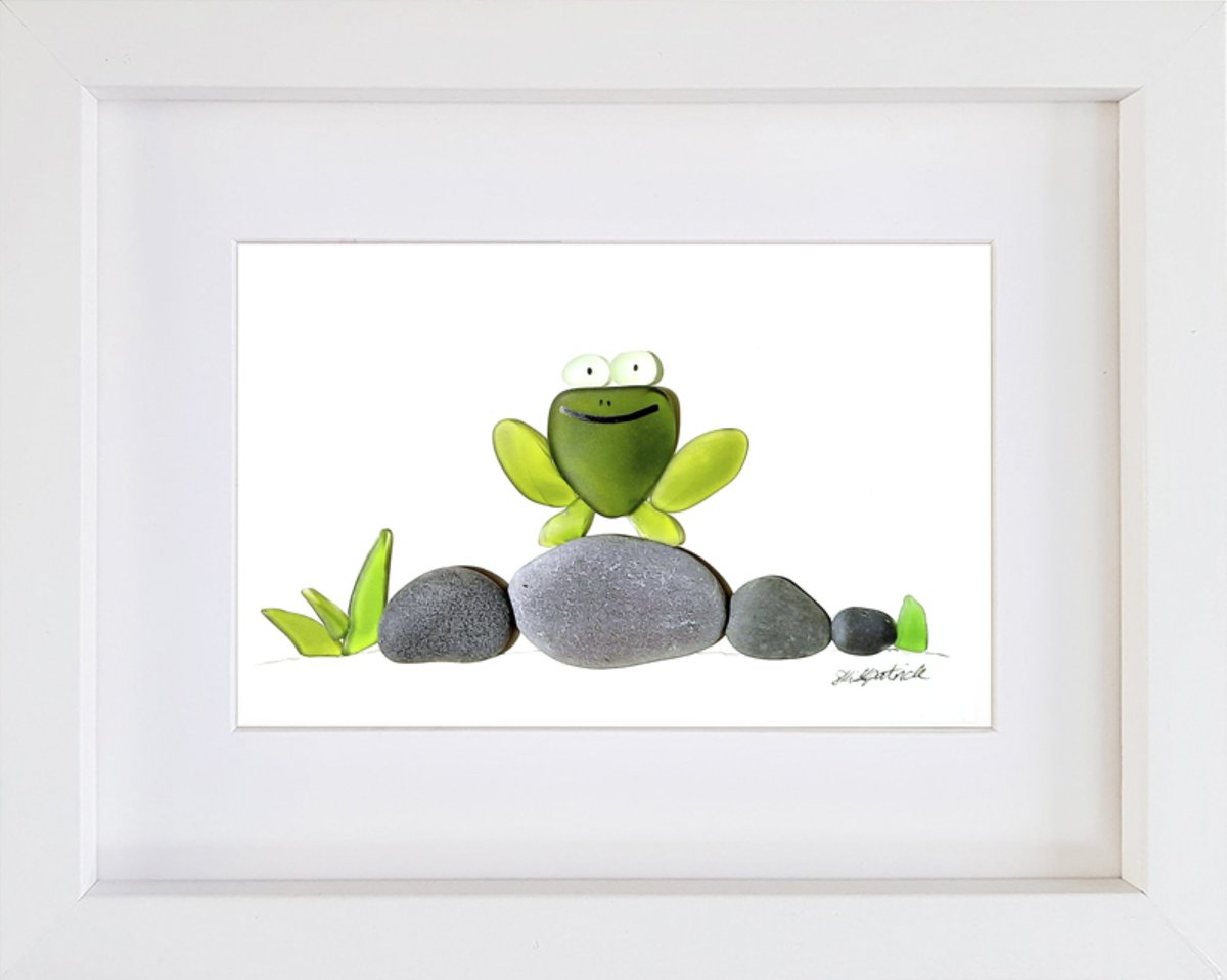 My new 'Happy Frog' picture.

Handmade from sea glass and beach pebbles.

tinyurl.com/2p8tehcd