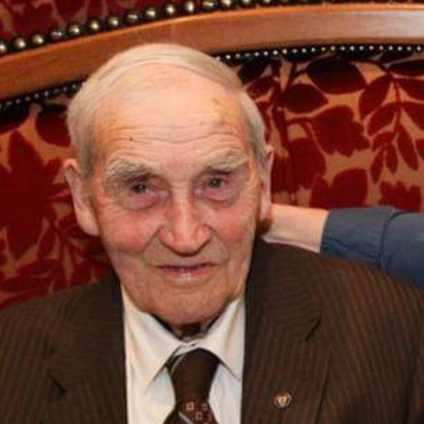 Cargin_Gac's tweet photo. It is with deep sadness that we have learned of the passing of our esteemed honorary member Brian Devlin. The thoughts and prayers of everyone are with the Devlin family and we extend our condolences to them at this difficult time. RIP Brian. Ar dHeis Dé go raibh a anam dílis. https://t.co/azOmn34YYI