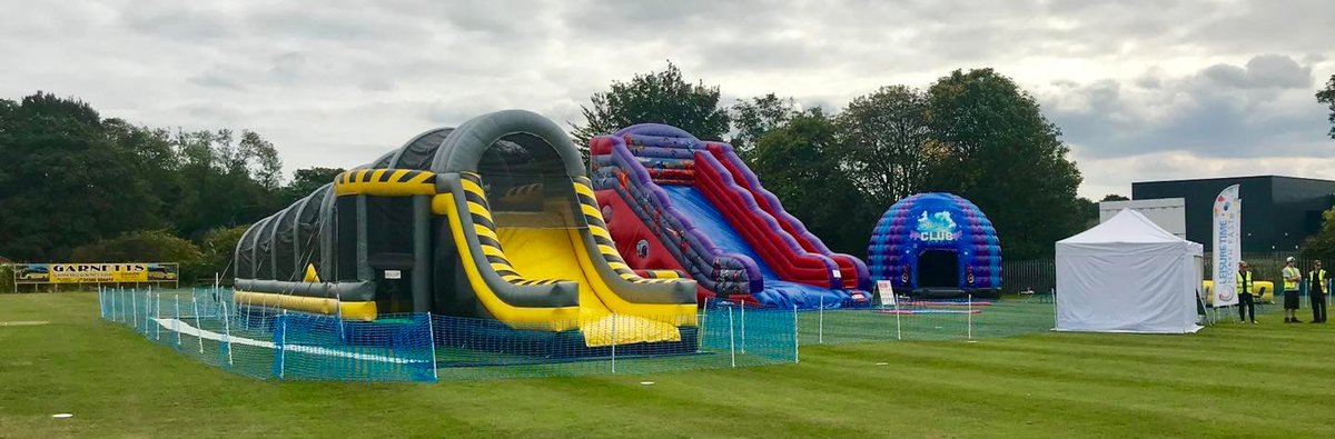 Event season is almost upon us, and our availability for large events is being booked up fast ⏰

If you are planning an #event or #schoolfunday book now to avoid disappointment!

For more information, visit: leisuretimene.com/category/event…

#Teesside #BouncyCastleHire #FunDay