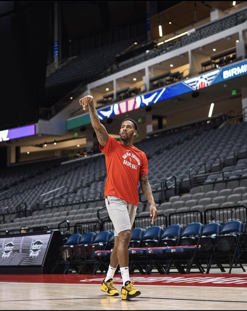 bhampelicans's tweet photo. Morning in the Magic CityβοΈ
π: Legacy Arena
π: Texas Legends
β°: 11:00am CST
π: https://t.co/fwtUNjkTZV
#GoSquadron | #FlySquadFly https://t.co/KEWj0DgNEs