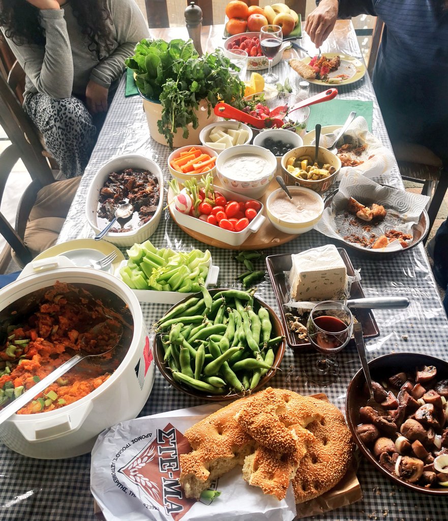 Καλή Καθαρή Δευτέρα!
Να περάσετε όμορφα!   🪁🍤❤️🙏🤗🍄🥗🍡🍥🍞🥯🍃🥨🥮
Καλή Σαρακοστή ! 🪁🙏🤗😘🌼💐🌼🌹🌷
🇨🇾🇬🇷🇷🇴