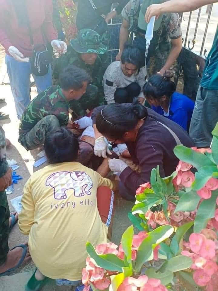 MoeeMyint's tweet photo. SAC Terrorists has conducted air strike in Demoso Township in Kayah State yesterday at 3:37 pm, on 06 March, leaving one dead and three badly wounded.   #MassacreInMyanmarByJunta #2022Mar7Coup #WhatsHappeningInMyanmar https://t.co/s49AbXLpzY