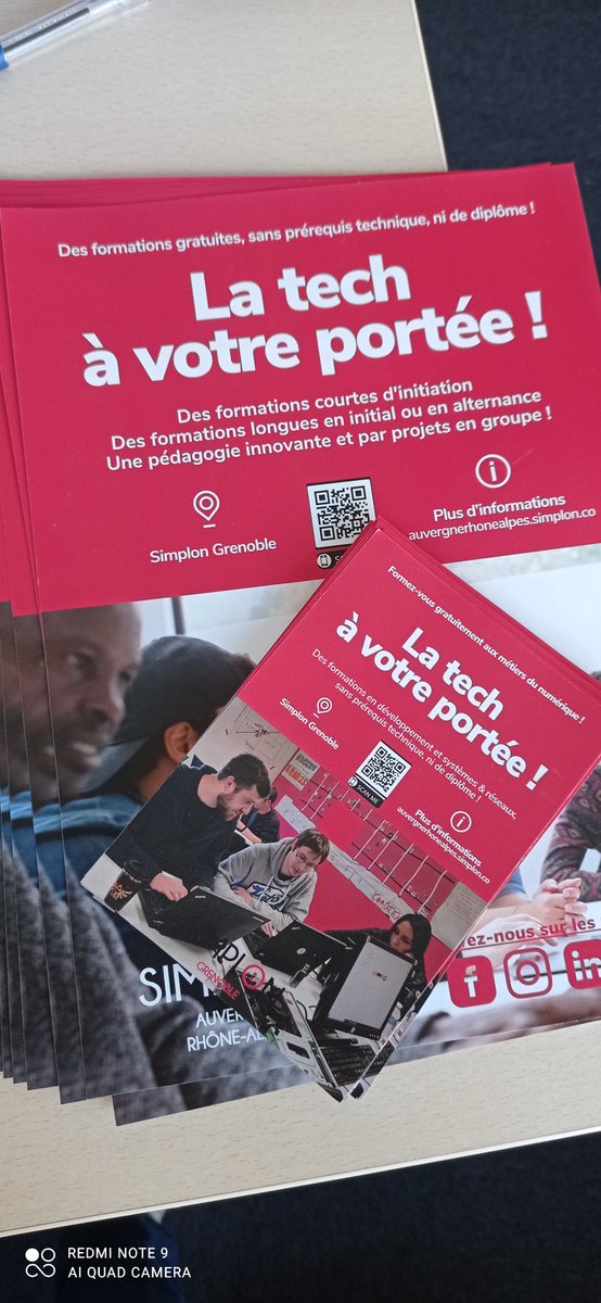 🖨🖨Impression d'affiches et de flyers ok ! 
Maintenant l'équipe🚴‍♀️ va commencer la distribution. #simplongrenoble #formation #inclusionnumerique #missionlocalegrenoble #poleemploigrenoble