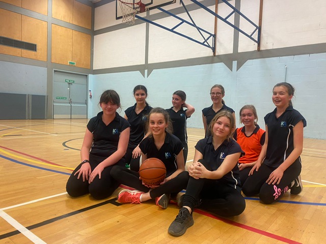 KingAlfredsPE's tweet photo. A great away fixture at Cherwell @CherwellPE for the U13 girls basketball .  Well done to all the girls involved #curiosity #respect https://t.co/eJV46nDsyo