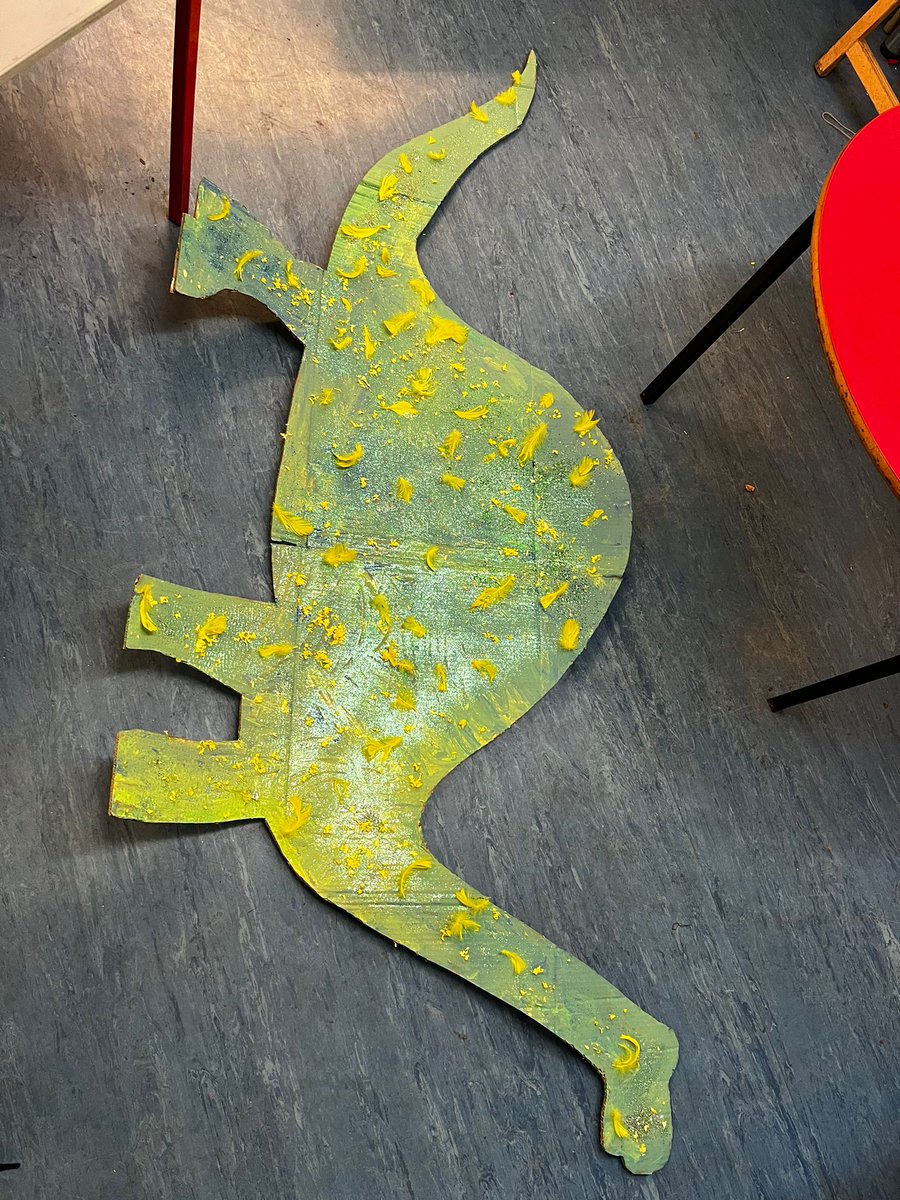 artstempleE's tweet image. Acorns have created dinosaurs and fossils... #youngartists #collaborativeart #exploringmedia