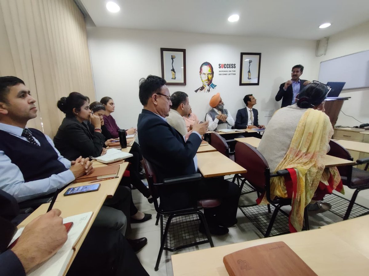 IFMGlobal's tweet photo. An interesting session with useful insights on sector,valuation s portfolio construction &amp; investing  wisdom from the expert himself Mr Ajay Tyagi.Thanks for sharing the insights with  the team!@utimutualfund https://t.co/rFUUedkBt9