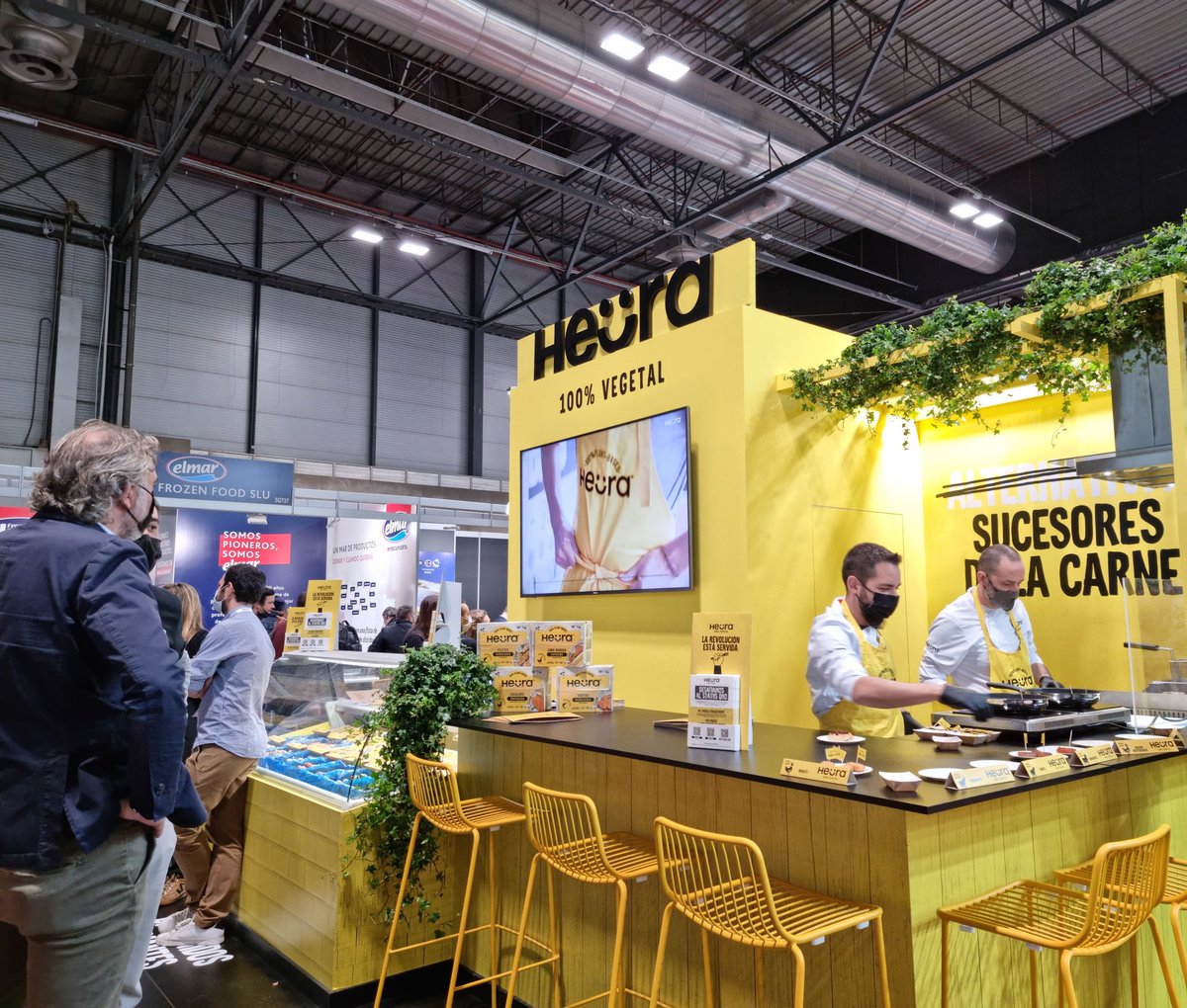 DisnovaSabadell's tweet photo. Avui Disnova som a 📌Madrid!

Visitem amb els companys de #Comergrup l'exposició "Horeca Professional Expo", l'esdeveniment líder d'innovació i tendències per al sector de l'hostaleria 🍔🍻🍽 #HIP2022 https://t.co/8AMs9n82GM