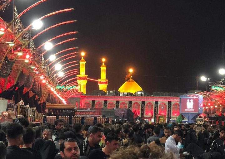 Rafidhi_110's tweet photo. Koi Jhoota Bhi Nahi Khata Yaha Jhuti Kasam ,
Sabko Abbas ع Ke Darbaar Se Dar Lagta Hai. 👑🙌
#آمد_ابوالفضل_العباسؑ
'Moula Abbas'
'Qamar e Bani Hashim' https://t.co/CkzzLWc30g