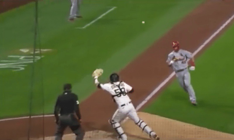thinkpitch's tweet photo. Goldschmidt’s actions would be illegal if in his approach to the plate he deviated from his running lane and targeted the catcher.
Read more 👉 https://t.co/JvBGqmyFSw
#smartbaserunning #LouisCardinals #HomePlate https://t.co/VT4Wm1dy8Y