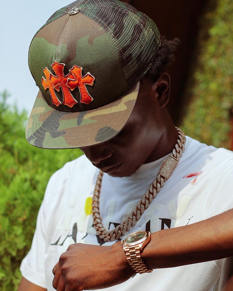 PRINCETOD's tweet photo. "YOU GETTIN' MONEY BUT YOU HATIN'  TRYNA FIGURE WHY YOU MAD THEN? WHEN IM OUT IN GHANA MAKE THE PREZZY MATCH THE LANVIN,STILL DODGIN' THE SNAKES YOU KNOW THEY COULDNT GET WIT US,&amp; IM A YOUNG RICH NIGGA THAT JUST NEVER GAVE A FU*K #ReallyLIVING" https://t.co/8vrVDFbSFR