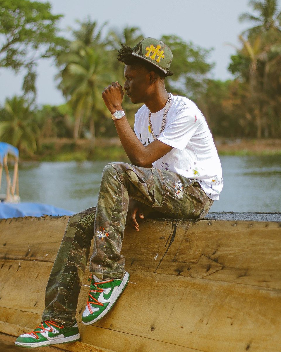 PRINCETOD's tweet photo. "YOU GETTIN' MONEY BUT YOU HATIN'  TRYNA FIGURE WHY YOU MAD THEN? WHEN IM OUT IN GHANA MAKE THE PREZZY MATCH THE LANVIN,STILL DODGIN' THE SNAKES YOU KNOW THEY COULDNT GET WIT US,&amp; IM A YOUNG RICH NIGGA THAT JUST NEVER GAVE A FU*K #ReallyLIVING" https://t.co/8vrVDFbSFR
