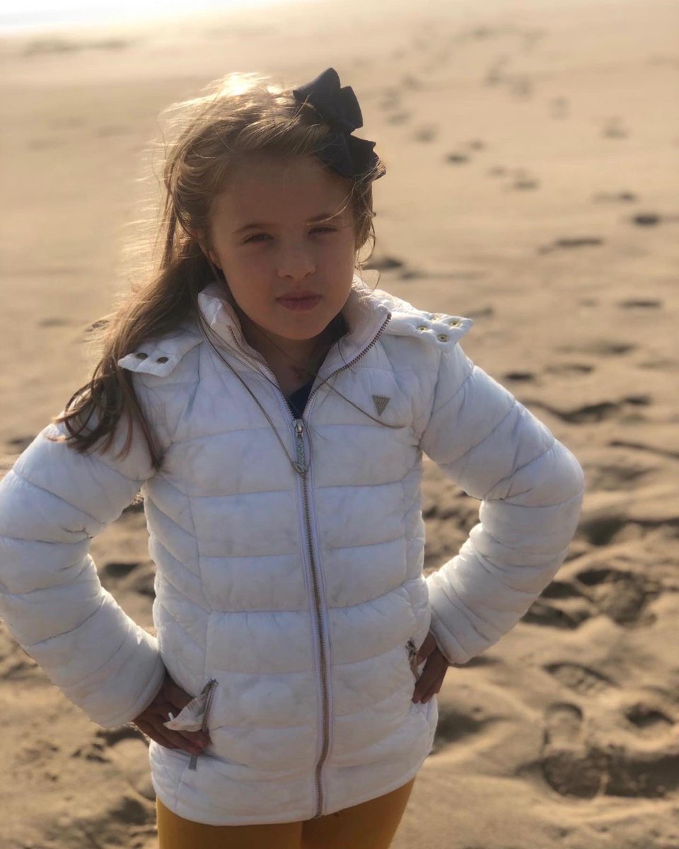 joaomeira66's tweet photo. A minha Princesa faz hoje 9 aninhos. Meu amor, que sejas sempre a luz de todos os que te rodeiam! Muitos parabéns 🎂❤️😍🎉 #nocas #hbd #daughter https://t.co/kdRTQJTKRU