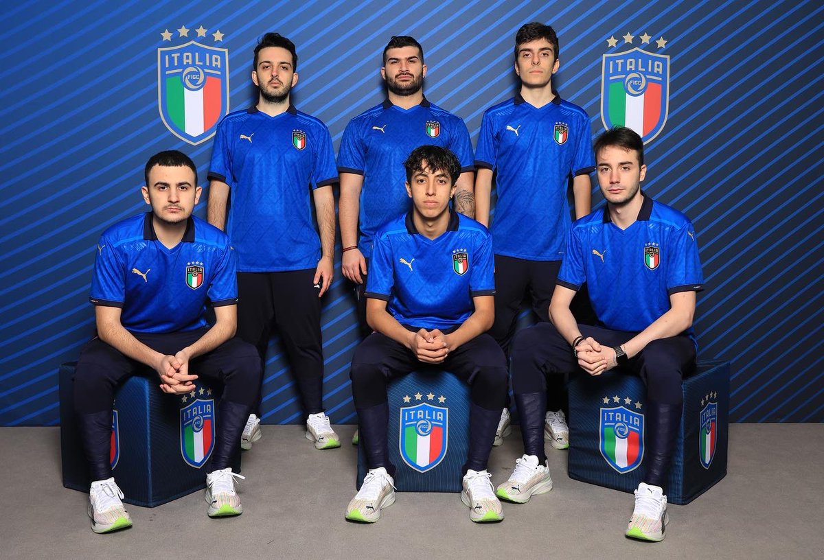 La #eNazionale #FIFA22 ⚽️🎮🇮🇹💙

<a href="/Er_Caccia98/">Raffaele Cacciapuoti</a>, <a href="/obrun2002/">Obrun2002</a>, <a href="/Danipitbull33/">Danipitbull</a>, <a href="/Montaxer_/">Montaxer</a>, <a href="/RmaitiKarim/">Karimisbak</a>, <a href="/CRAZYFATGAMER/">Diego Campagnani</a> 
<a href="/Azzurri/">Nazionale Italiana ⭐️⭐️⭐️⭐️</a>