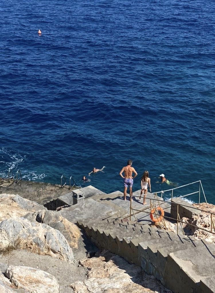 Pimmpernell's tweet photo. I need a vacation so badly 🌊 https://t.co/lBwtFB8oGL