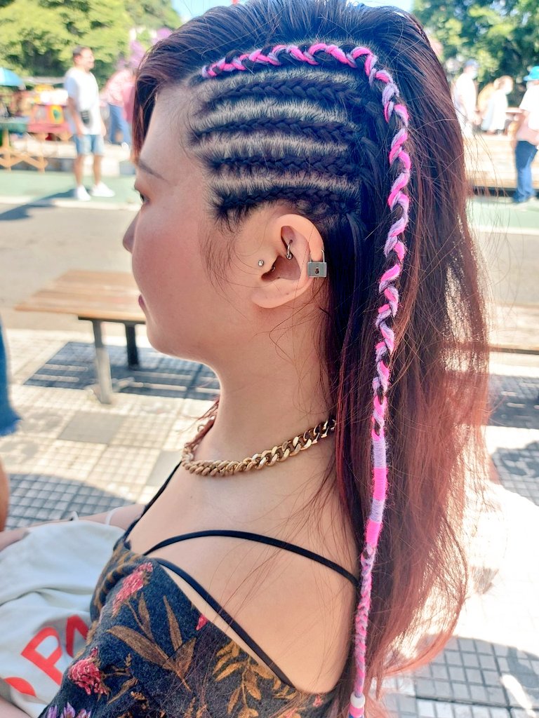 BosaBosaVicke's tweet photo. I got my hair braided with color❣️
#Braidhair #Brazil #ブラジル #liberdade #リベルダージ #日本人街 https://t.co/8fk6cbzZWS