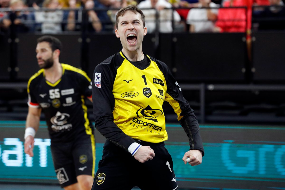 LNHofficiel's tweet photo. Le duel a été explosif au Phare de Chambéry ! 🔥
#StarMatch #CHYPAR https://t.co/CIbcCVeS9p