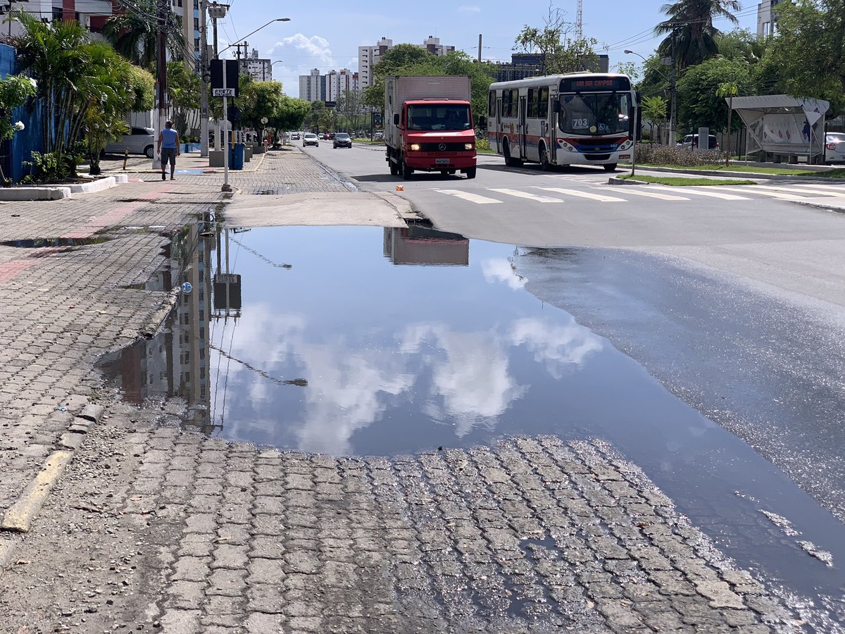 Transito_Aju's tweet photo. Já está em funcionamento os novos abrigos e a via exclusiva dos ônibus?
@smttaju @BlogClaudioNun @PrefAracaju @EdvaldoNogueira https://t.co/vWPC3wyBRN