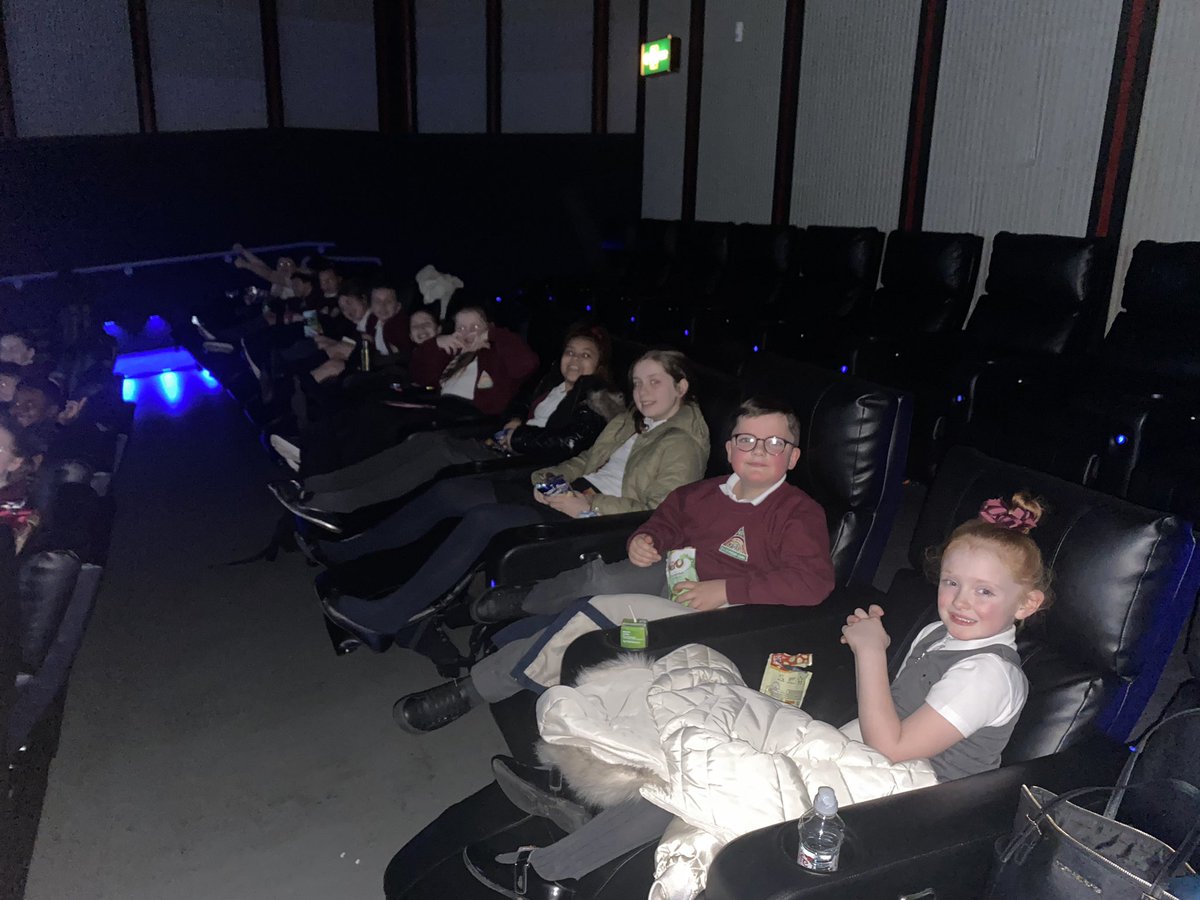 MissFlynnMLP's tweet photo. Performing Arts club getting some tips watching Sing 2. 🎤 we are very excited 🎶 🕺 💃🏼 @MabLanePri  @MrsColemanMLP @MrRoberts_MLP  #performingarts #sing2 #onlythebest https://t.co/abdXsAceNf