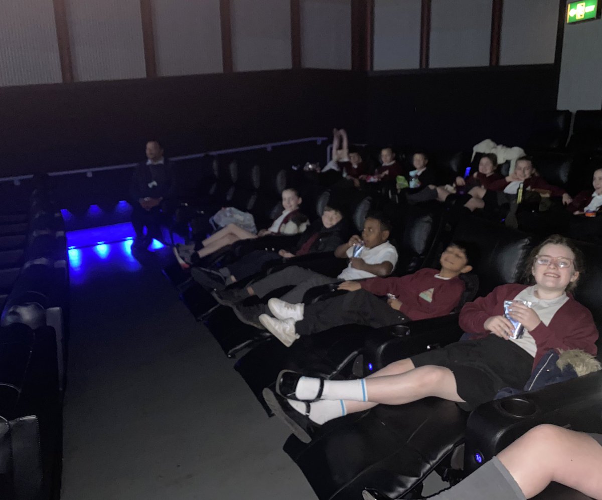 MissFlynnMLP's tweet photo. Performing Arts club getting some tips watching Sing 2. 🎤 we are very excited 🎶 🕺 💃🏼 @MabLanePri  @MrsColemanMLP @MrRoberts_MLP  #performingarts #sing2 #onlythebest https://t.co/abdXsAceNf