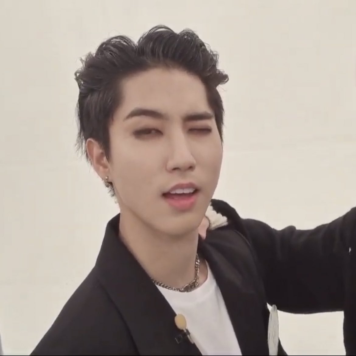 hansoftbot's tweet photo. OMG HAN’S HAIRSTYLE?!!?!? https://t.co/qowvspGVLb