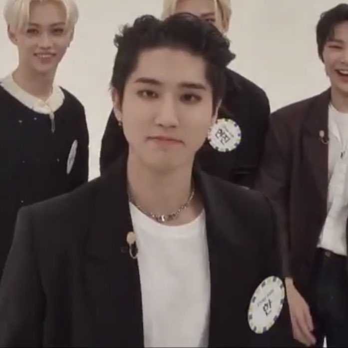 hansoftbot's tweet photo. OMG HAN’S HAIRSTYLE?!!?!? https://t.co/qowvspGVLb