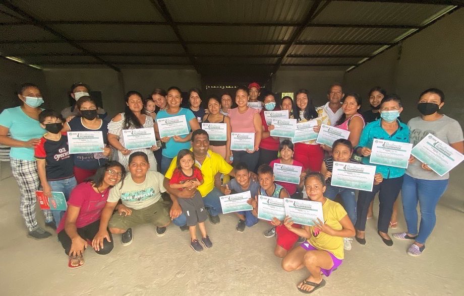 TROYA_Marco's tweet photo. #PoderFluminense | Curso Emprendimiento Digital #Montalvo.
Más de 60 personas participaron de este nuevo práctico y útil curso de emprendimiento digital 📲.
Sector #LosBeldacos y #24DeMayo
@PoderFluminense https://t.co/cg3ItUzYGq