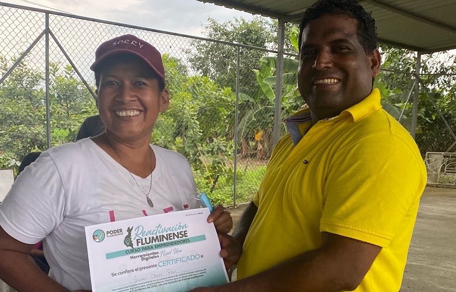 TROYA_Marco's tweet photo. #PoderFluminense | Curso Emprendimiento Digital #Montalvo.
Más de 60 personas participaron de este nuevo práctico y útil curso de emprendimiento digital 📲.
Sector #LosBeldacos y #24DeMayo
@PoderFluminense https://t.co/cg3ItUzYGq