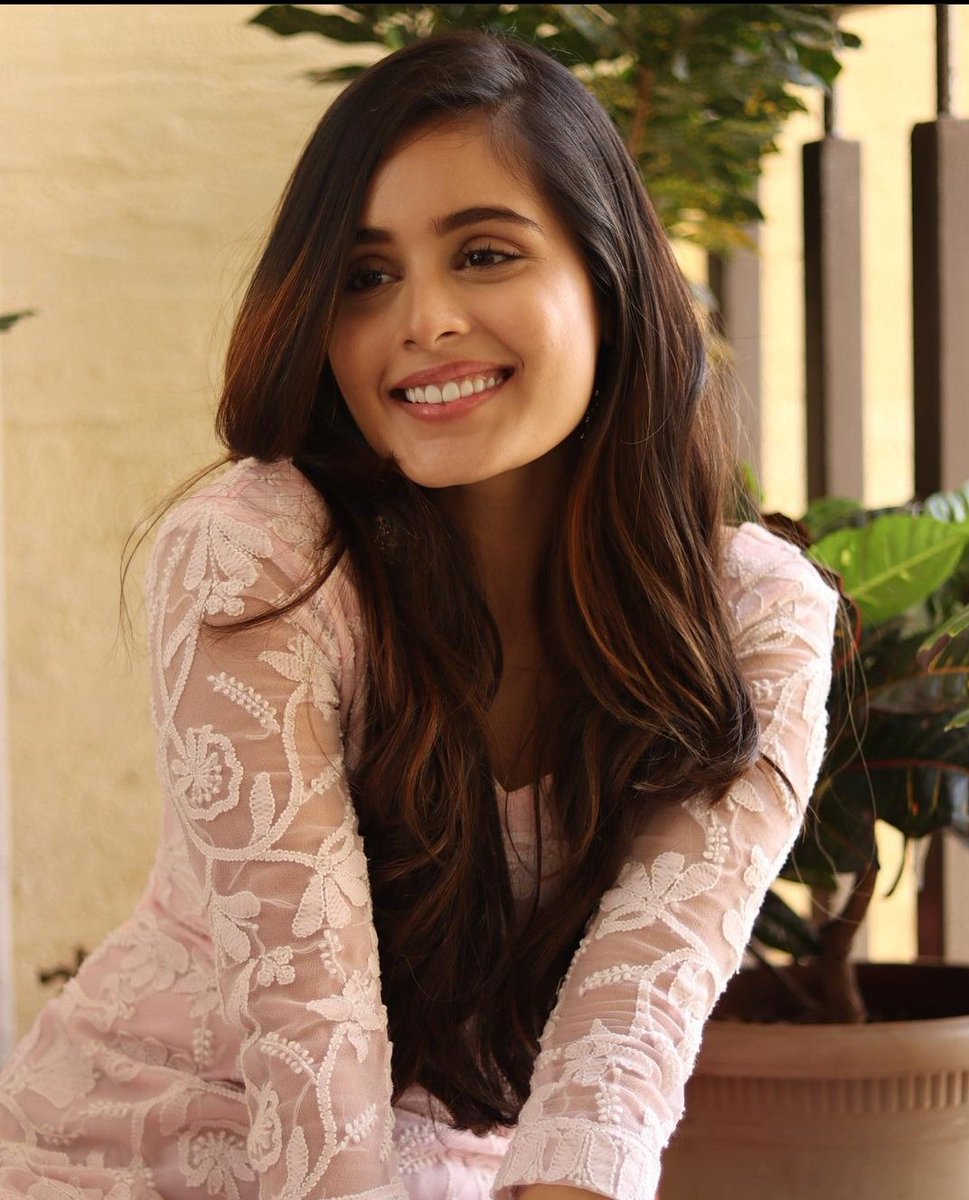 arnab4648's tweet photo. She posted again go check it out guys ❤️❤️❤️
#RheaSharma https://t.co/adg7SUiByK