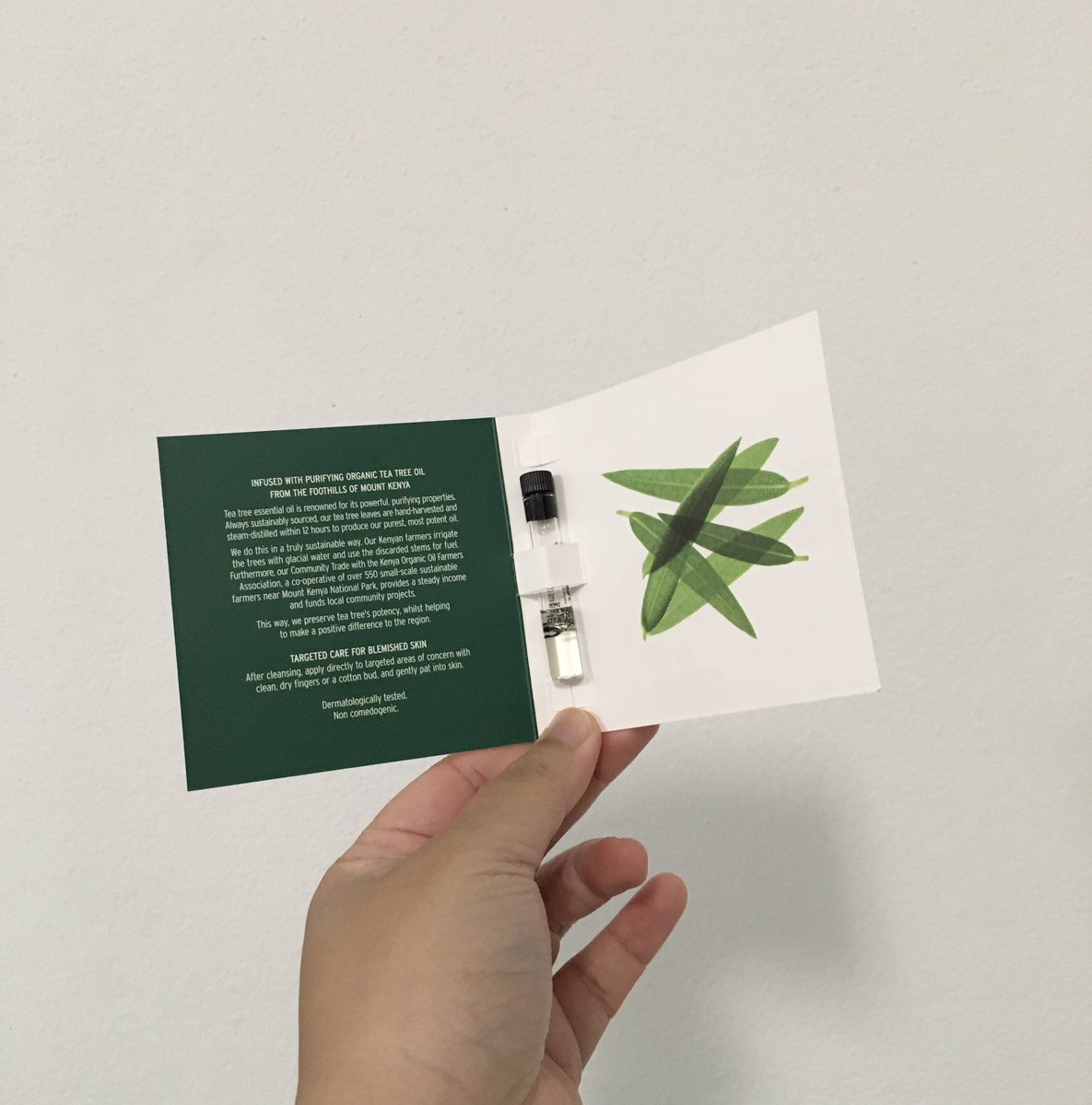 Anis_SGL's tweet photo. เค้าคบกันไปแล้ว จะให้ฉันไปคบกะใครล่าาาา
#เป็นสิวผิวมันใช้TeaTree #TeaTreeOilXOhmNanon #TeaTreeoilthebodyshop https://t.co/9U97IbKXLG