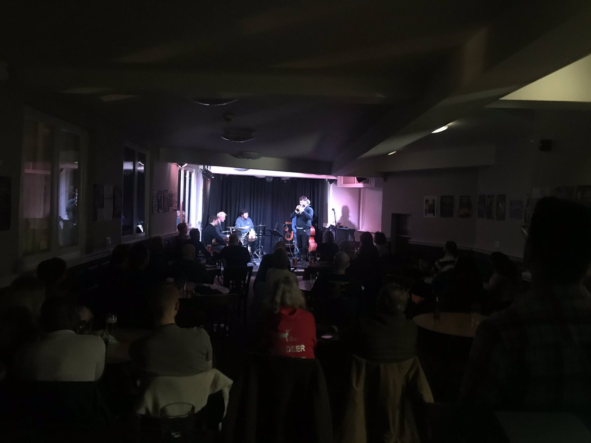 The_Central_Bar's tweet photo. Are you looking for a gig room/performance space (cap 60)?
We’re looking to work with music promotors, bands and anyone looking to put on any type of live performances (theatre, spoken word, cabaret, comedy).
DM is you’re interested.
Please RT @the_Crack https://t.co/VtmNWIaCv5