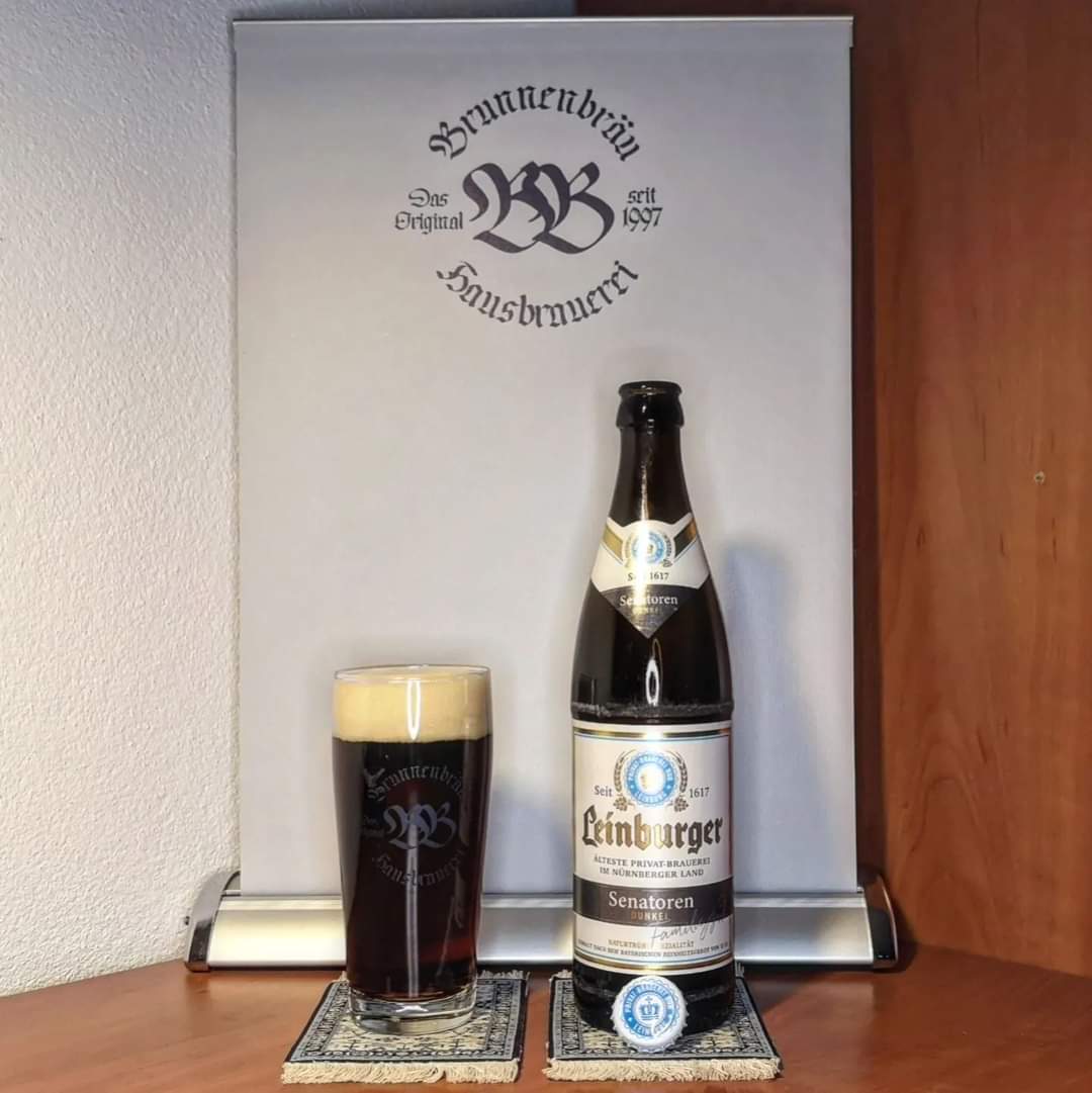 brunnenbraeu's tweet photo. Brauerei Bub - Leinburger Senatoren Dunkel (***) 5,2%

#beeronthecarpet

#brauereibub #leinburgerbier #leinburger #senatorendunkel #dunkel #dunkles https://t.co/pnYMTY0cps