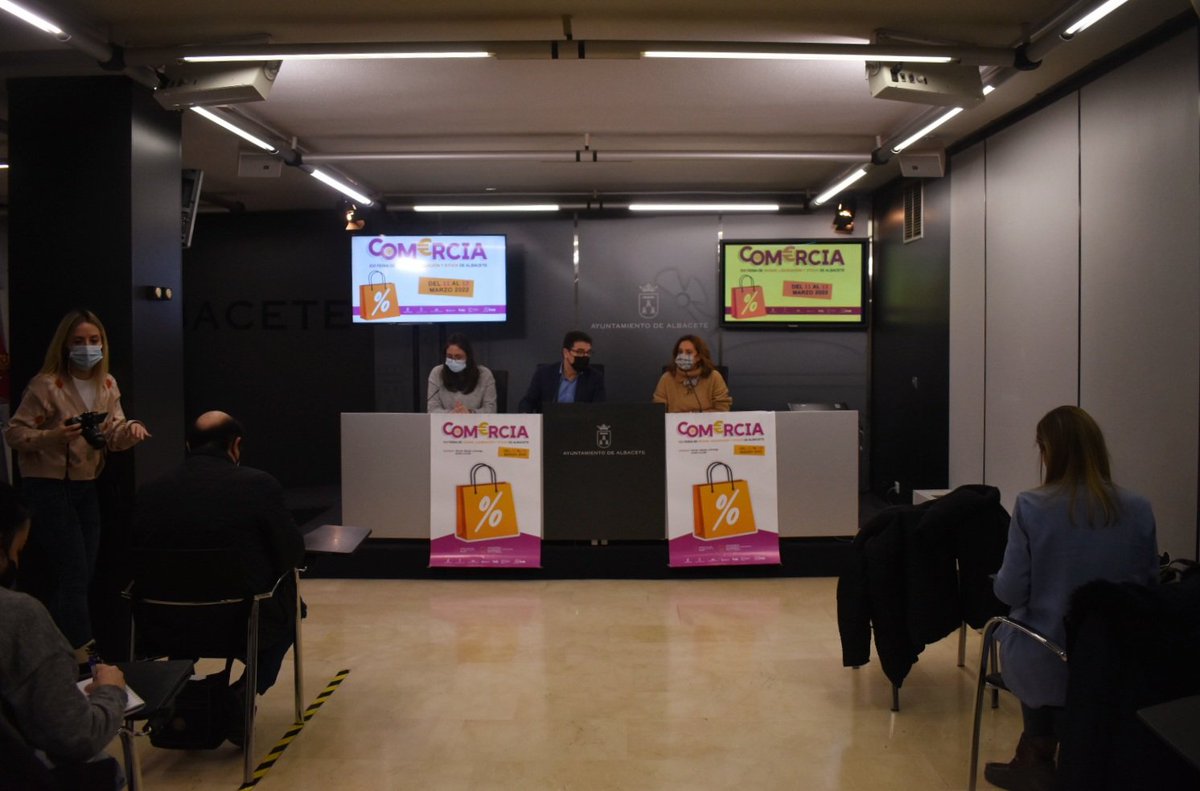 dipualba's tweet photo. 🆕 La #Dipualba ha reiterado, de la mano de nuestra diputada de #Consumo, Fabiola Jiménez, 👉🏻 su apoyo al #ComercioLocal en la presentación de #Comercia 2022 🛍, la XVI Feria de #Hogar, #Liquidación y #Stock, 📆 que se celebrará del 11 al 3 de marzo 🔝.

🌐https://t.co/UE6FUPmmQU https://t.co/1s1lD1Des2