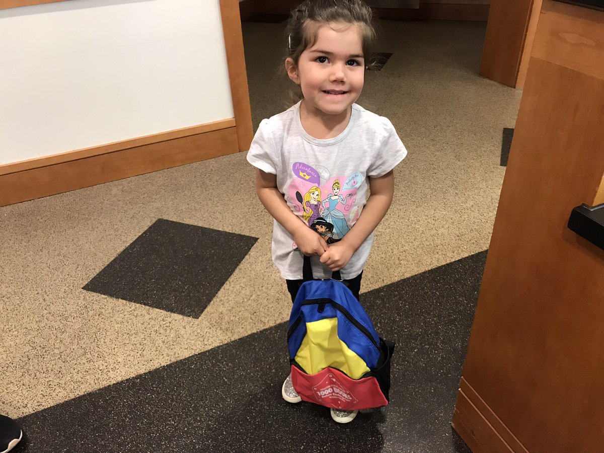 houstonlibrary's tweet photo. Congrats Arianna Moreno for completing our 1000 Books Before Kindergarten program! We are proud of you! #ILoveHPL #HPLKids https://t.co/MEhwdnOuL1
