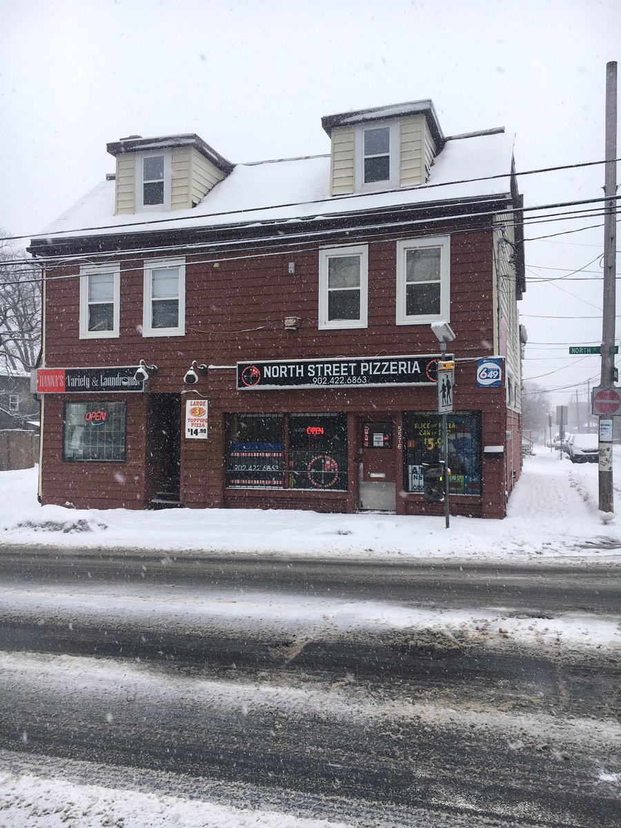 North St Pizzeria (5576 North)

Who doesn’t want a slice while doing the laundry? North St Pizzeria makes it easy with an indoor opening between pizza and productivity

Small 1/4 size
Soft crust
Lil bacon bits
$3.44

I like a shop that can do it all. 

Rating: 5.5/10