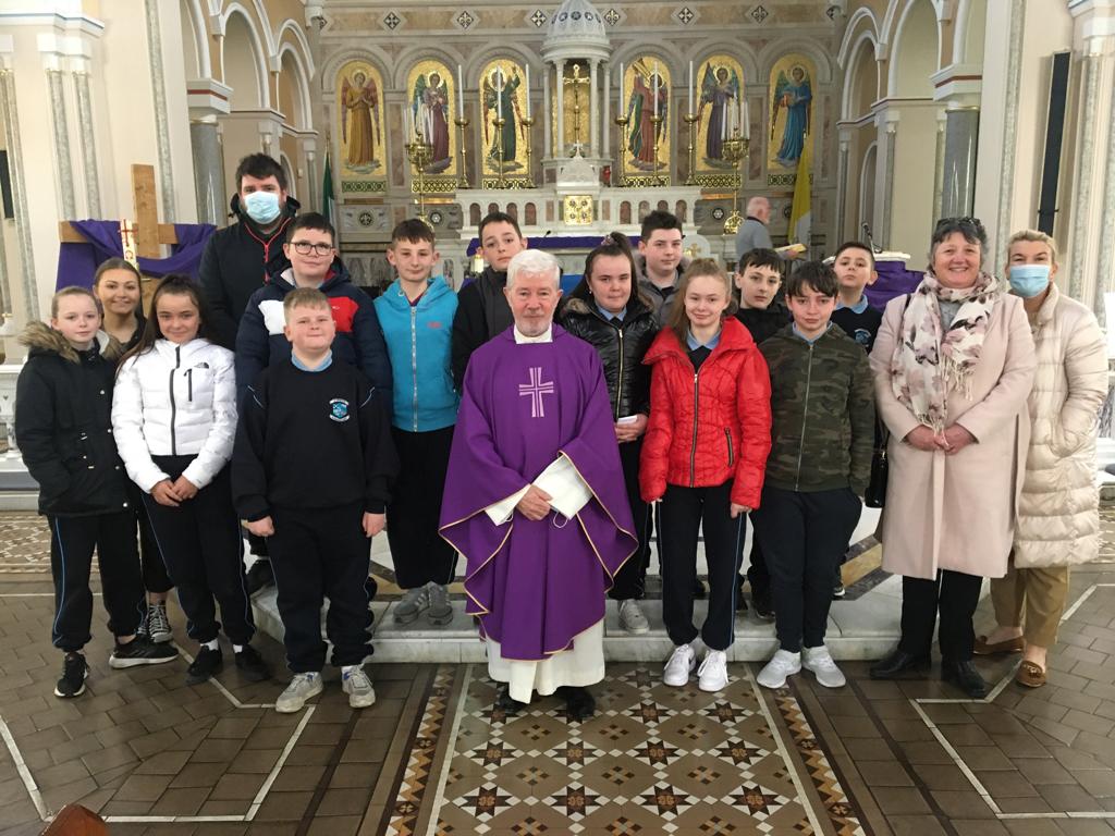 stmarysnsLK's tweet photo. Was great for 6th class to get back to the church today for 10 o'clock Mass. We may be a bit biased but St Mary's Church is amazing. Fr Gerard and the parishioners made us feel so welcome @limerickdiocese #CatholicEthos https://t.co/g0whrNel3a