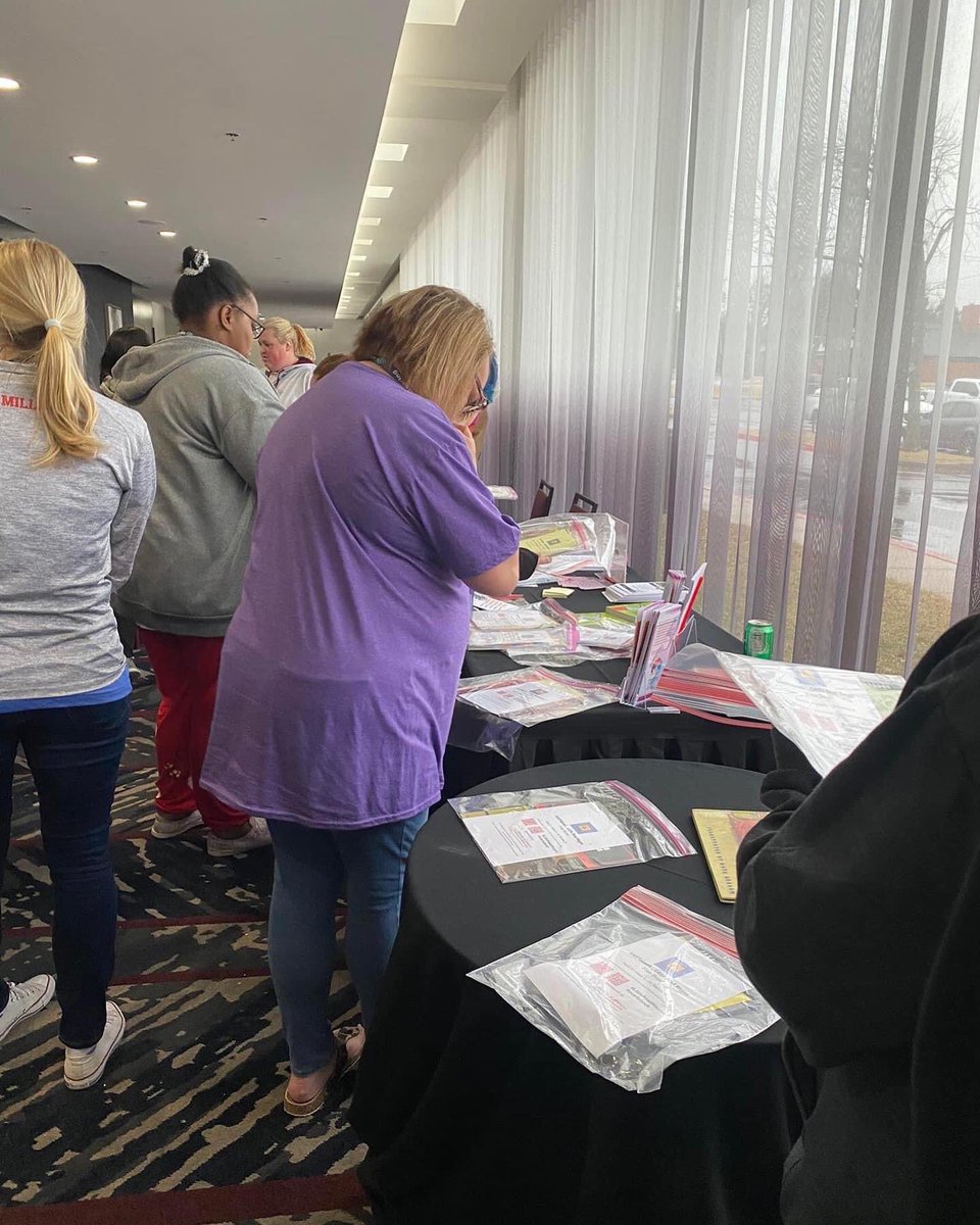 WagonRead's tweet photo. Little Read Wagon was able to donate 100 books to the families of Oklahoma’s special needs and autism community at the Wellspring for Parents Caring for a Child with Autism. https://t.co/sIaY7Duaew