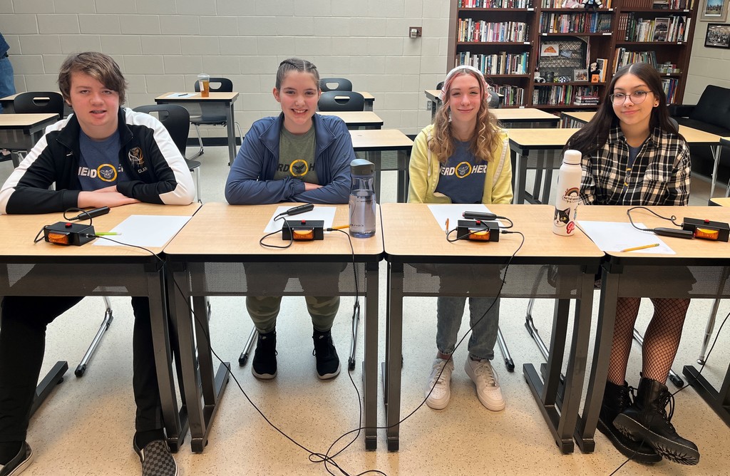 PettisvilleSD's tweet photo. On Saturday the HS quiz team hosted the 5th annual PettiWarz quiz tournament. 22 Pettisville quizzers competed in the 12 team competition.  The Pettisville A team was named tournament champions! Lyla Heising was named a tournament all-star as the 3rd highest individual. Congrats! https://t.co/8nsB3yfRmz