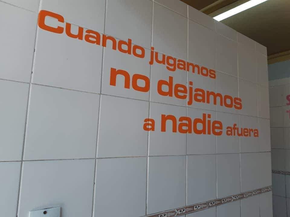 Tvmos_'s tweet photo. #ParaReflexionar Sin duda este tipo de mensajes deberían estar escritos en todas las escuelas 🏫👏

Imágenes: Redes https://t.co/myty6APtqe