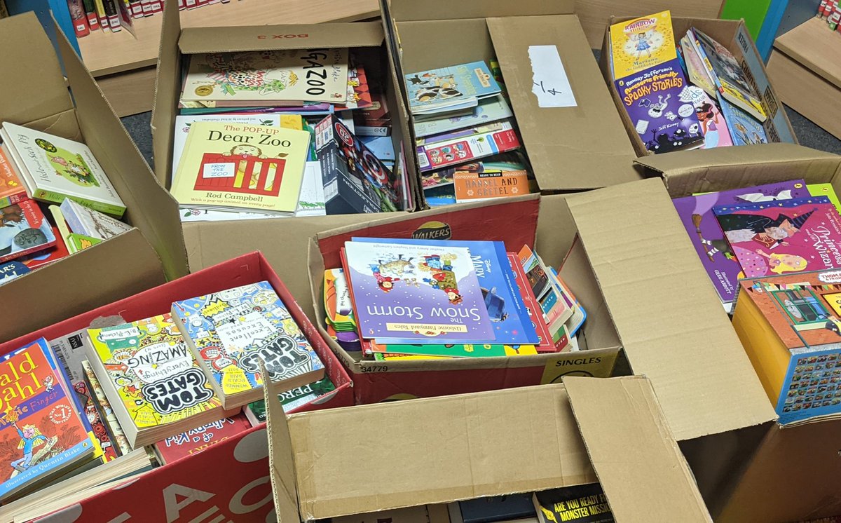 SHSGirlsPrep's tweet photo. Best part of #WorldBookDay? Having the privilege of working with the incredible staff of @Lonbookproject to repurpose hundreds of books gifted by the @SHSGirlsPrep and @SHSBoysPrep community. #buildingreadingcommunities https://t.co/YSjJdDAEpd