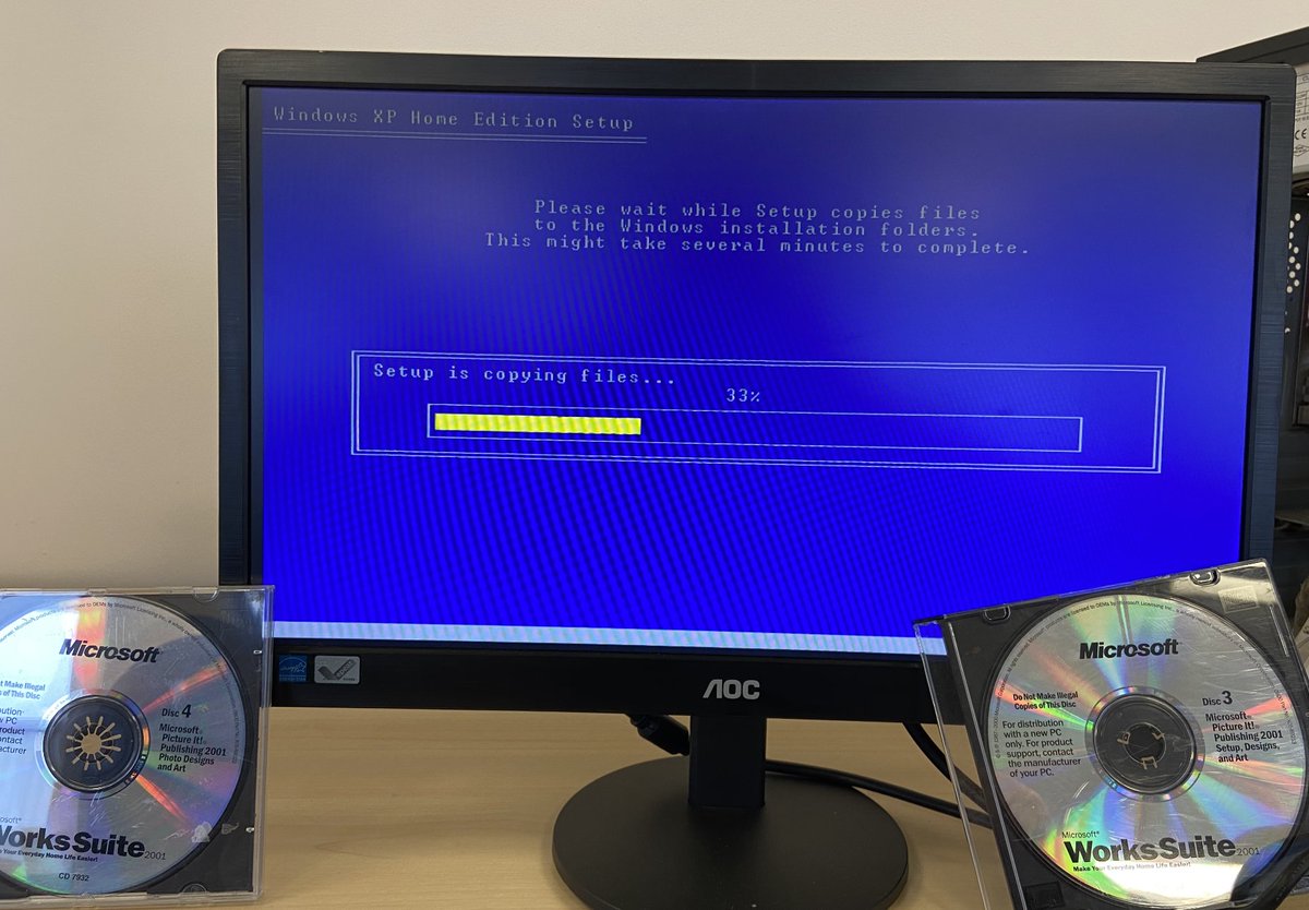 ComputersYork's tweet photo. A blast from the past from one of our jobs last week! We are happy to help our customers with any job, no matter how big, small, old or new 😊 #localit #localbusiness #yorkbusiness #microsoft #windowsxp https://t.co/o1BEiYPYX2