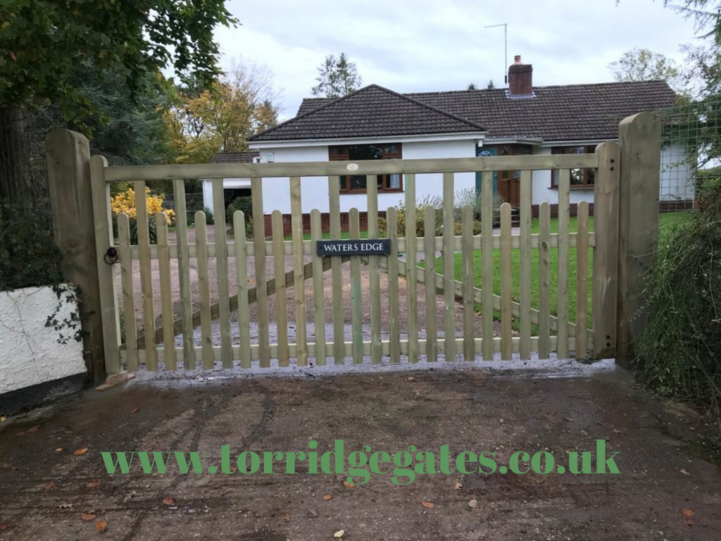 This Cranford gate offers security but retaining some visibility. All the wood is treated and will withstand all weather conditions for years to come. Made in our Devon workshops our gates can be delivered nationwide. 
torridgegates.co.uk #woodengates #entrancegates #gates