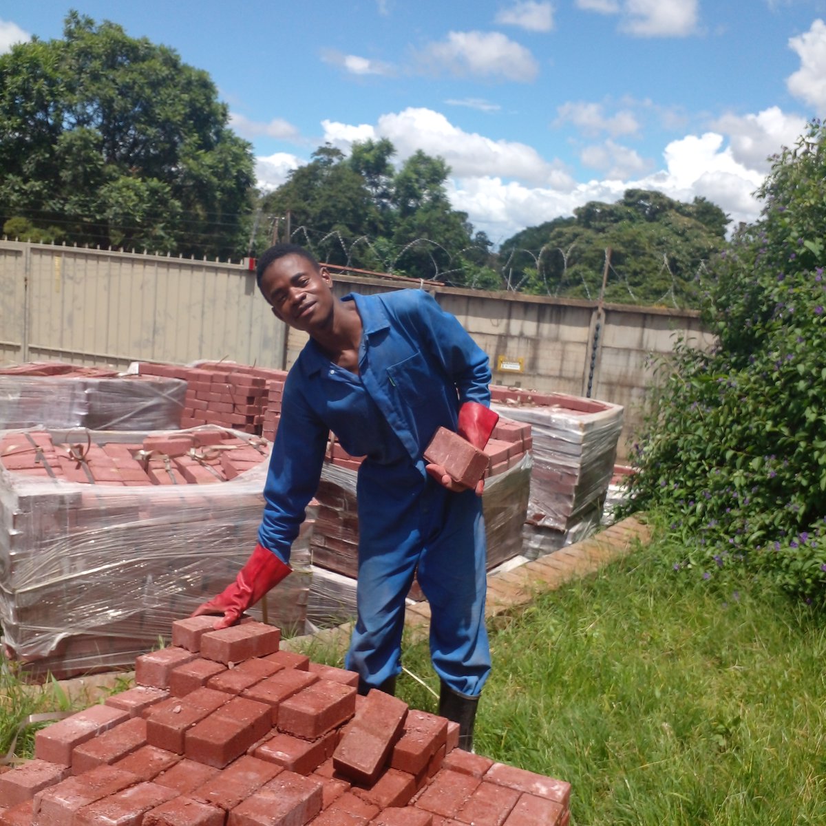 YoungAfricaInt's tweet photo. Young Africa is all about learning-by-doing. And we walk the talk: @YoungAfricaZimbabwe students enjoy a hands-on lesson on paving at the Young Africa International Hub. Bricks donated by @BetaHoldings
#youth #skills #training #competencebasedlearning #CSR https://t.co/1rg8Zum1Km