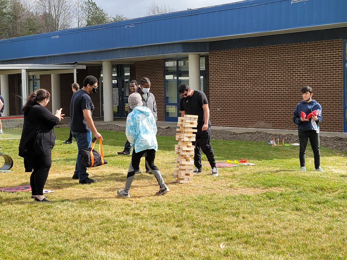 Reidsville Rams (@rockinrams) on Twitter photo Mr. Bradshaw's Game Art and Design class were enjoying a nice sunny day as they did an analysis of games during Outside Game Day. <a href="/RCS_NC/">Rockingham County Schools</a> Mr. Bradshaw's Game Art and Design class were enjoying a nice sunny day as they did an analysis of games during Outside Game Day. <a href="/RCS_NC/">Rockingham County Schools</a>