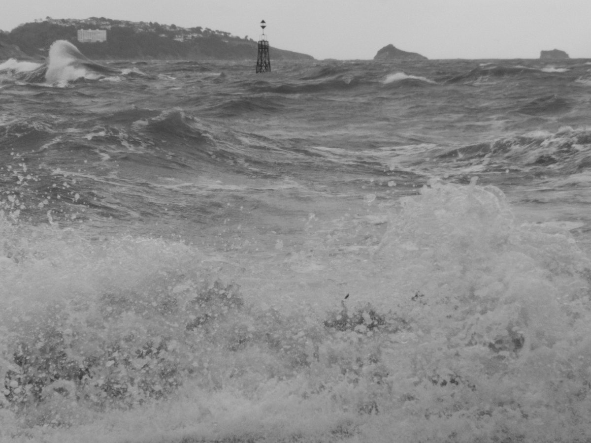 mariakerr2609's tweet image. Passed on my Monday swim this week! #bitbumpy #toowetformybobblehat