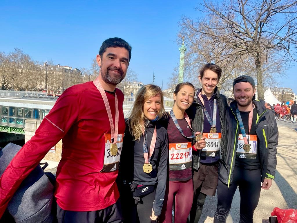 FromontBriens's tweet photo. SEMI-MARATHON DE PARIS 🏃♀️🏃♂️
📣 Bravo à Laura Jousselin, Lauriane MORETTE, François-Xavier ANSART, Simon Bosson et Guillaume Desmoulin qui ont, hier, terminé le Semi de Paris en moins de 2h ! 🎉
#FromontBriens #VisionMaker #semimarathonparis https://t.co/oLEqTQu6xy