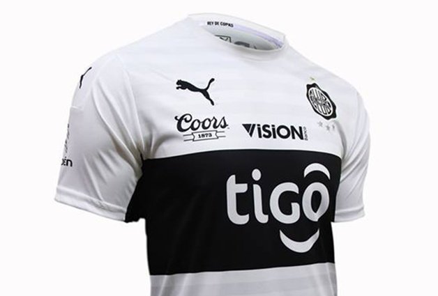 SomosOlimpia's tweet photo. 🤔 ¿Qué jugador es el primero que se te viene a la mente al ver esta camiseta? 👀 https://t.co/VWThmnxNJp